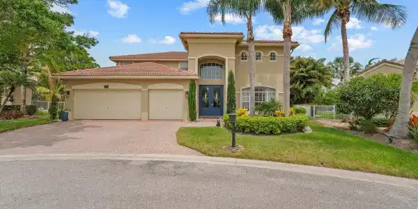2679 SW Newberry Court