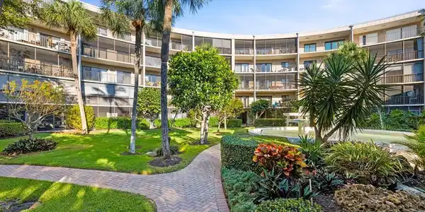 3605 S Ocean Blvd
