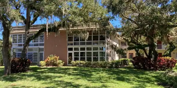 6 Vista Gardens Trail