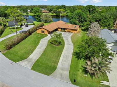 903 SW Willow Lane