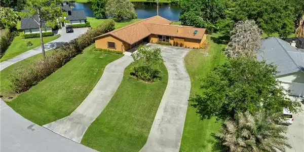 903 SW Willow Lane
