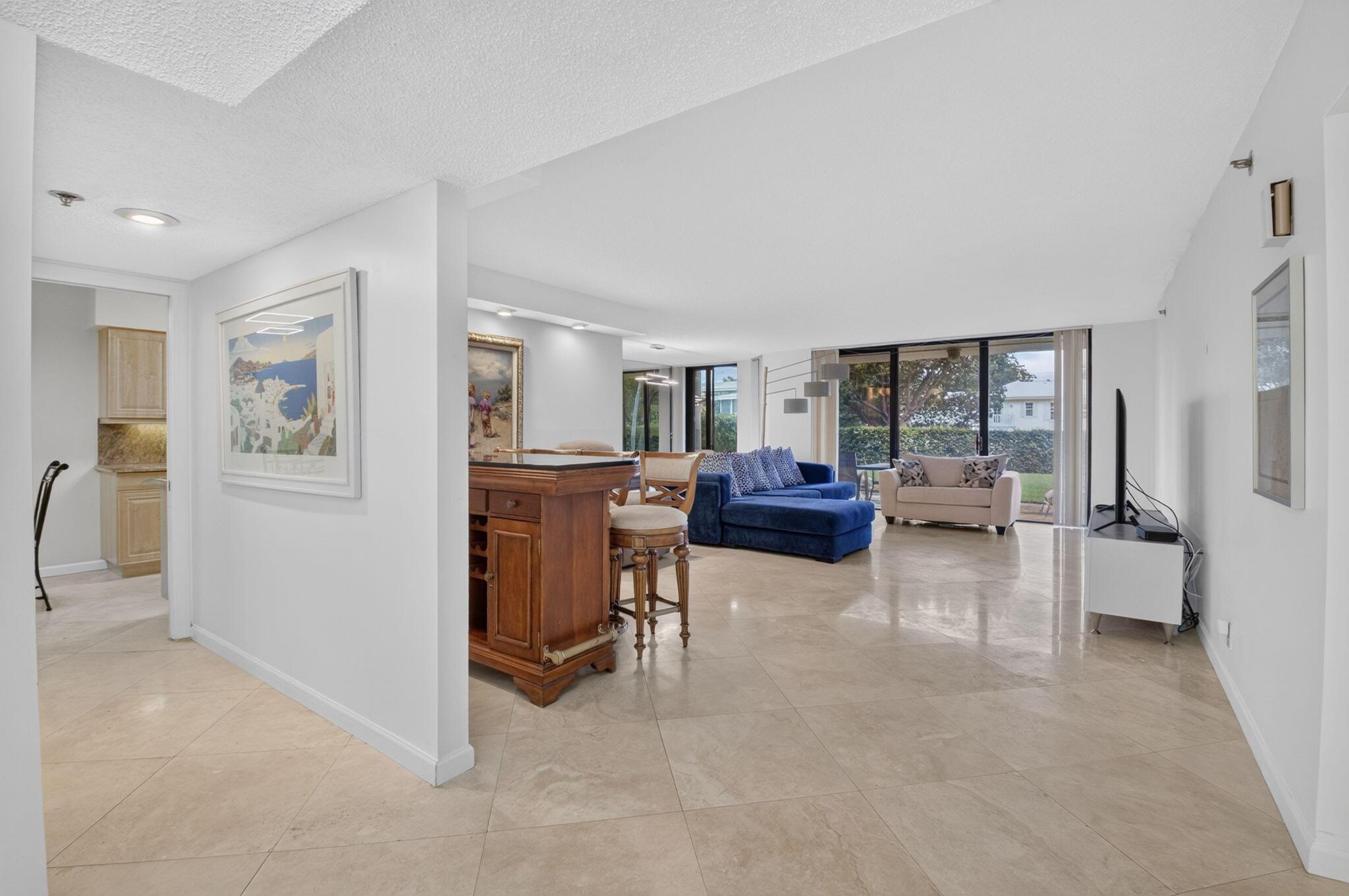 Image 3: Living Area