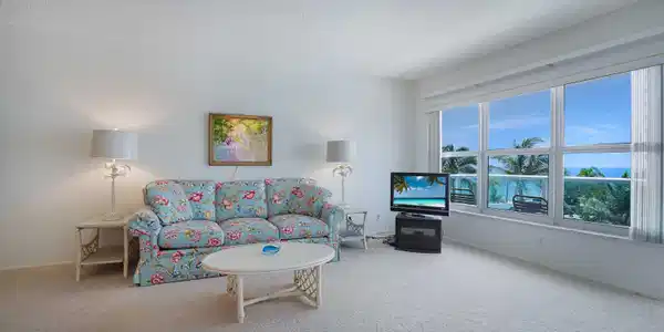 Image 3: living room