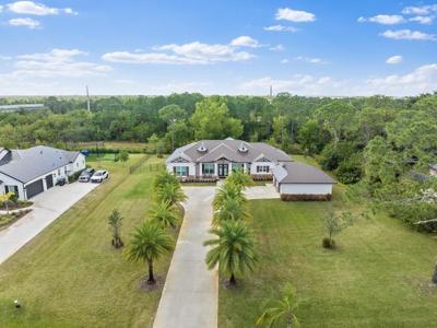 5226 SW Leeward Lane