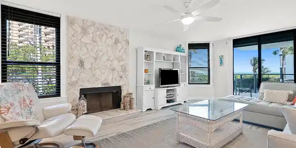 4100 N Highway A1a