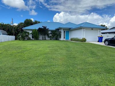 3196 SW Areca Drive