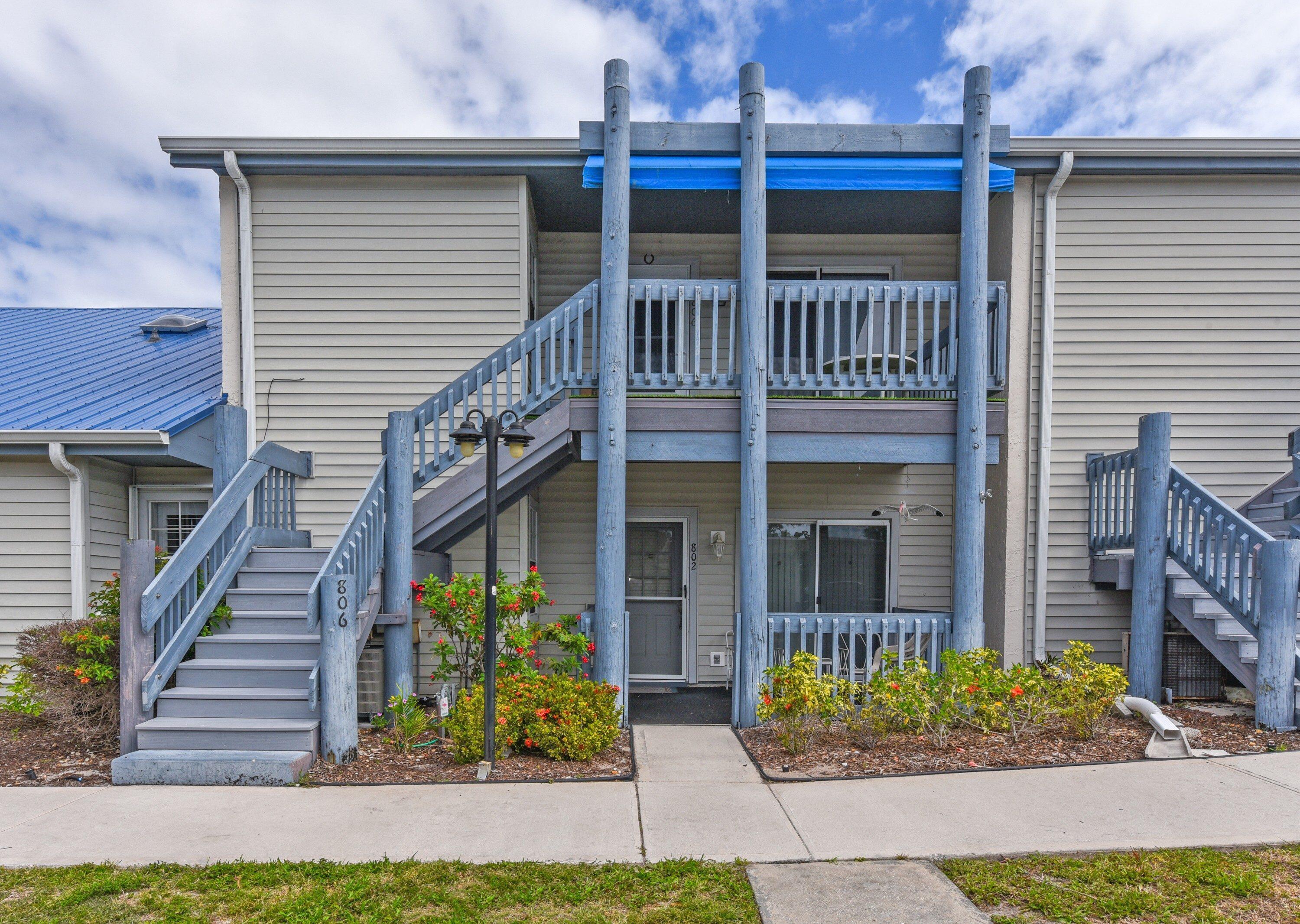 Image 2: 1637 NE Nautical Pl Jensen-print-001-004
