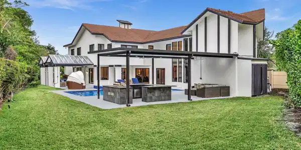 525 Sandpiper Way