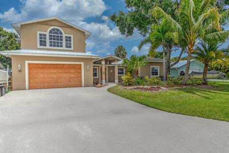 925 SW All American Boulevard
