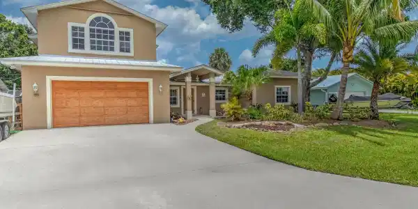 925 SW All American Boulevard