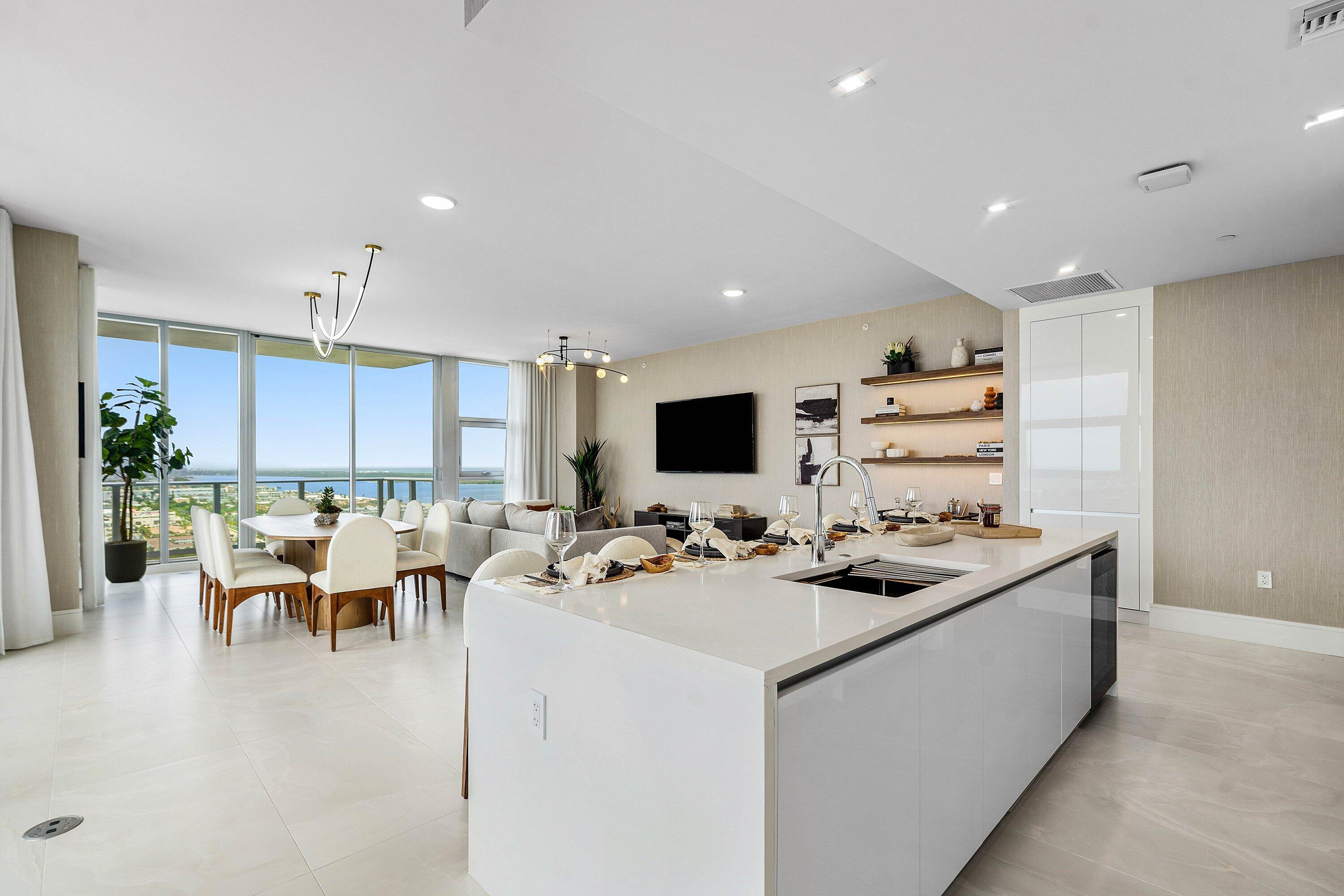 Image 4: 009-220LakeShoreDrive-2123-LakePark-FL-3