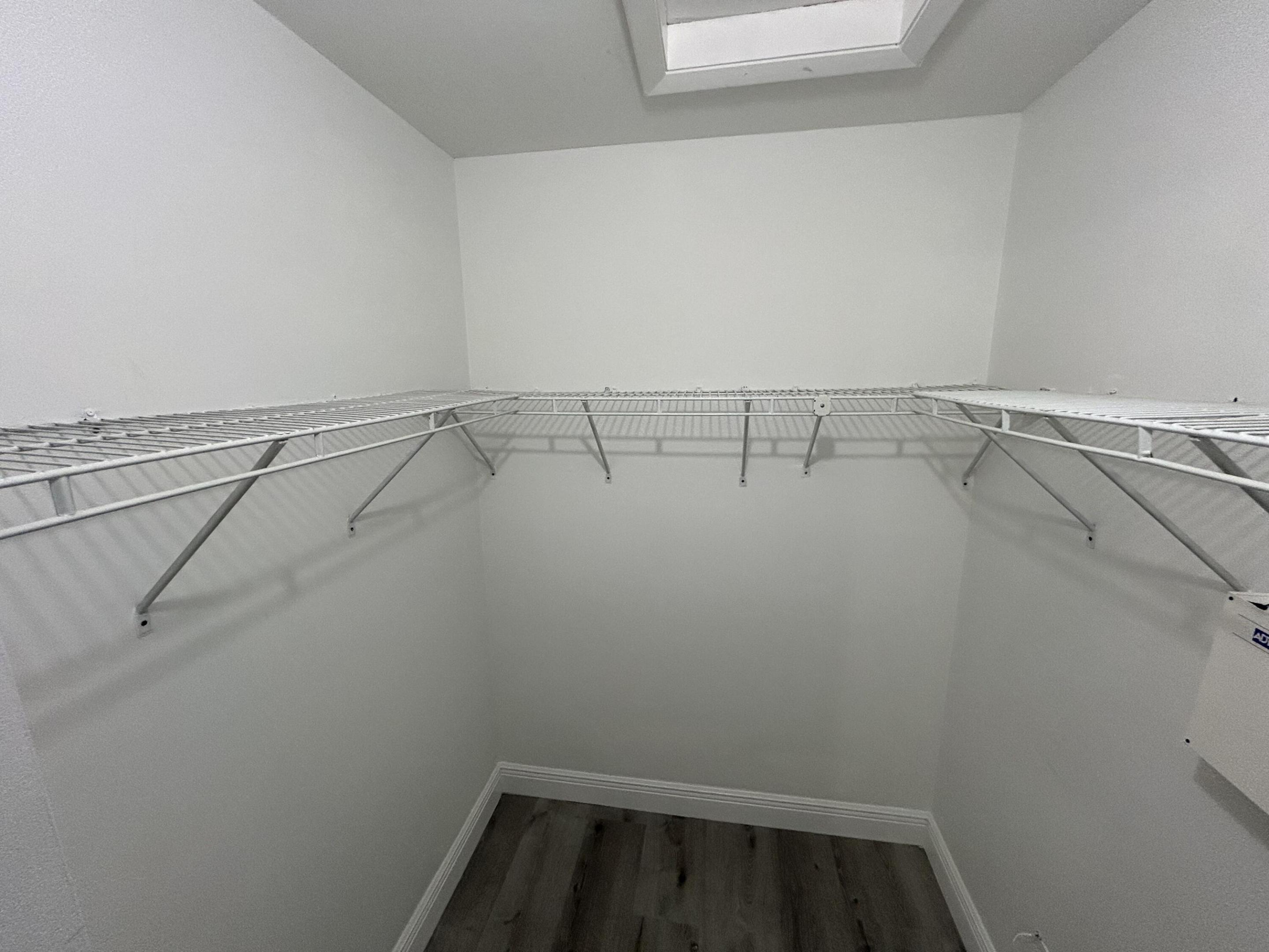 Image 1: Bed1Closet