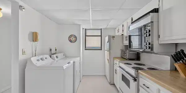 Image 4: 18-web-or-mls-3A5A8968
