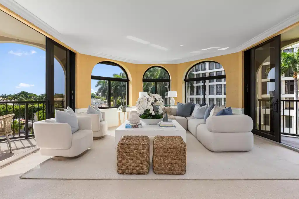 Image 1: Living Room