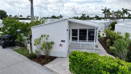 207 N Heron Drive