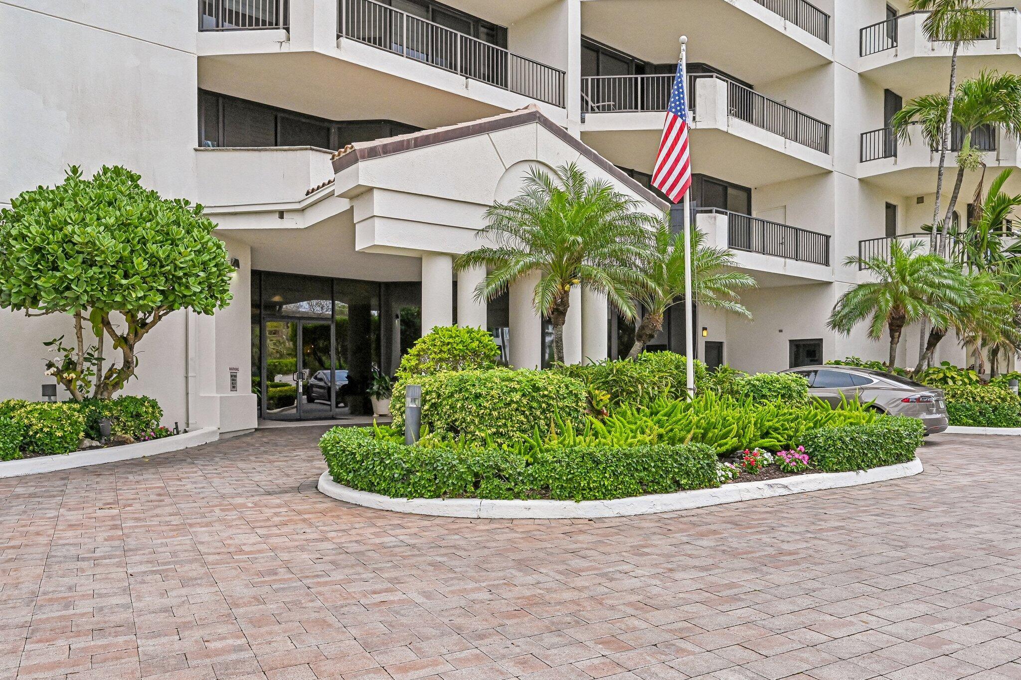 Image 4: Exterior