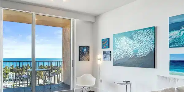 3020 NE 32