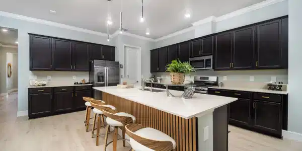 Image 2: Kitchen Island