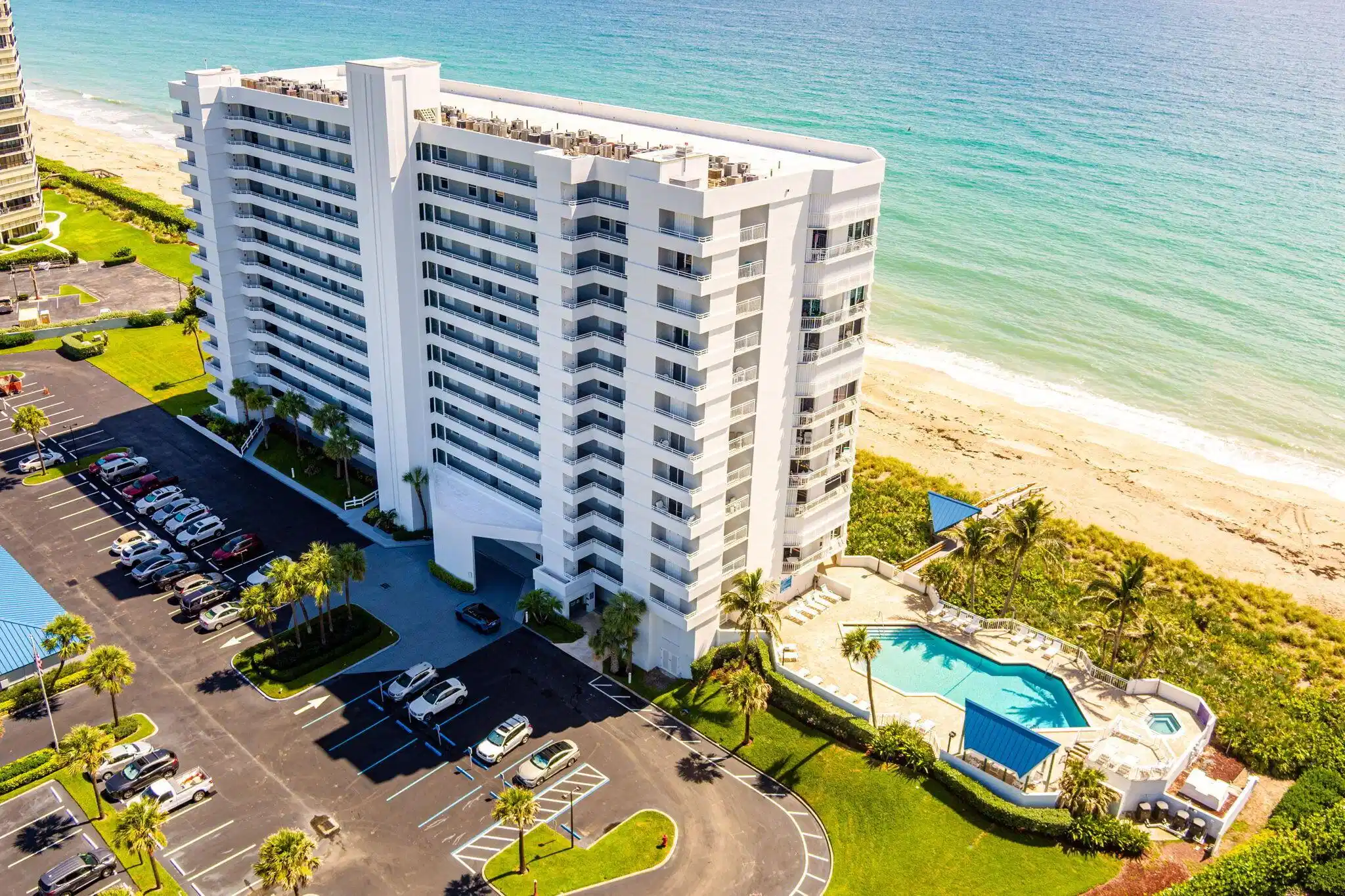 Image 1: 52-web-or-mls-9600-s-ocean-dr