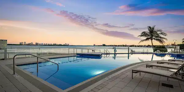 100 Lakeshore Drive