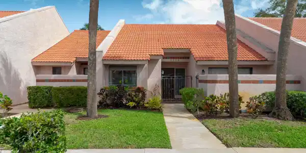 Image 2: 3504_SE_Sandpiper_Ct_Port_St_Lucie_FL_34