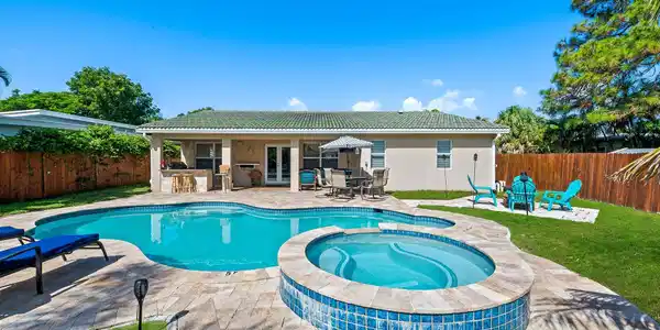 428 NE 23rd Ave