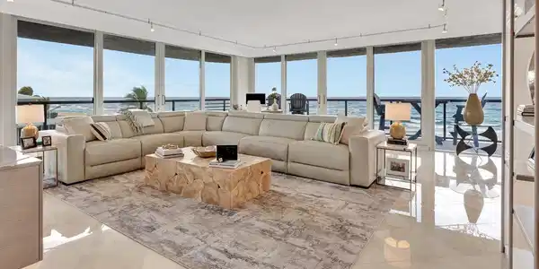 2727 Ocean Blvd
