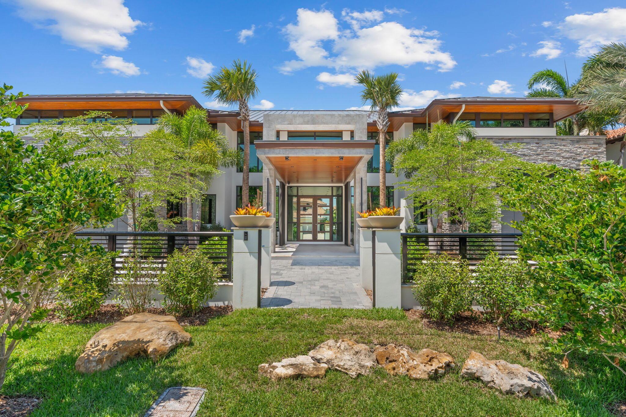 Image 3: 23-web-or-mls-2839 NE 26th Pl Fort Laude