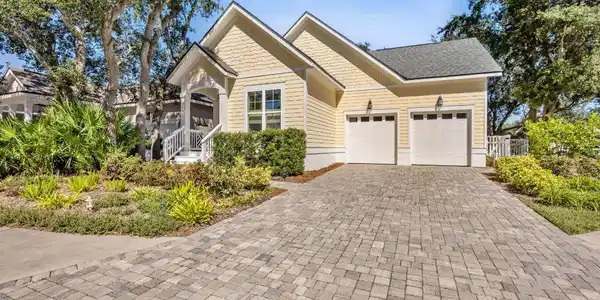 1511 Coastal Oak Circle