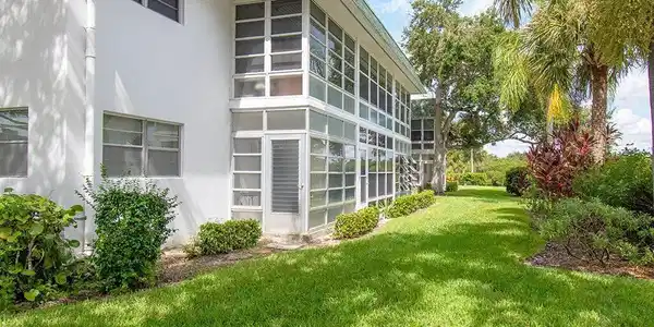 2800 Indian River Boulevard