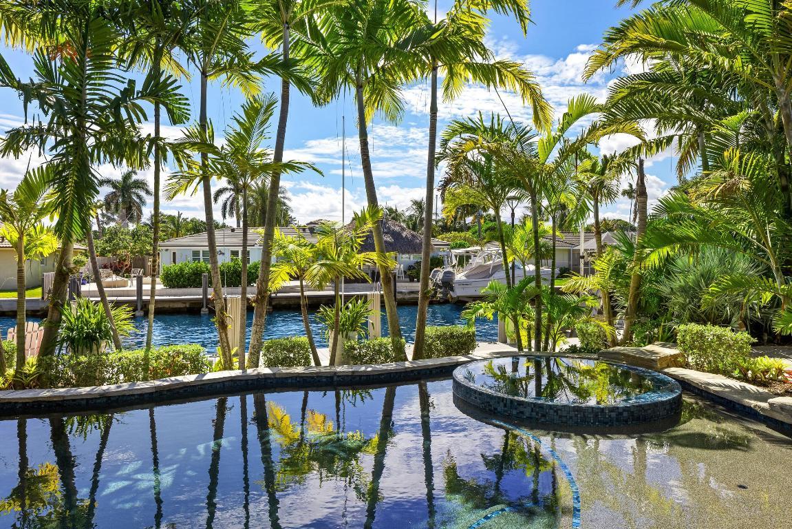 Image 4: Pool and Spa