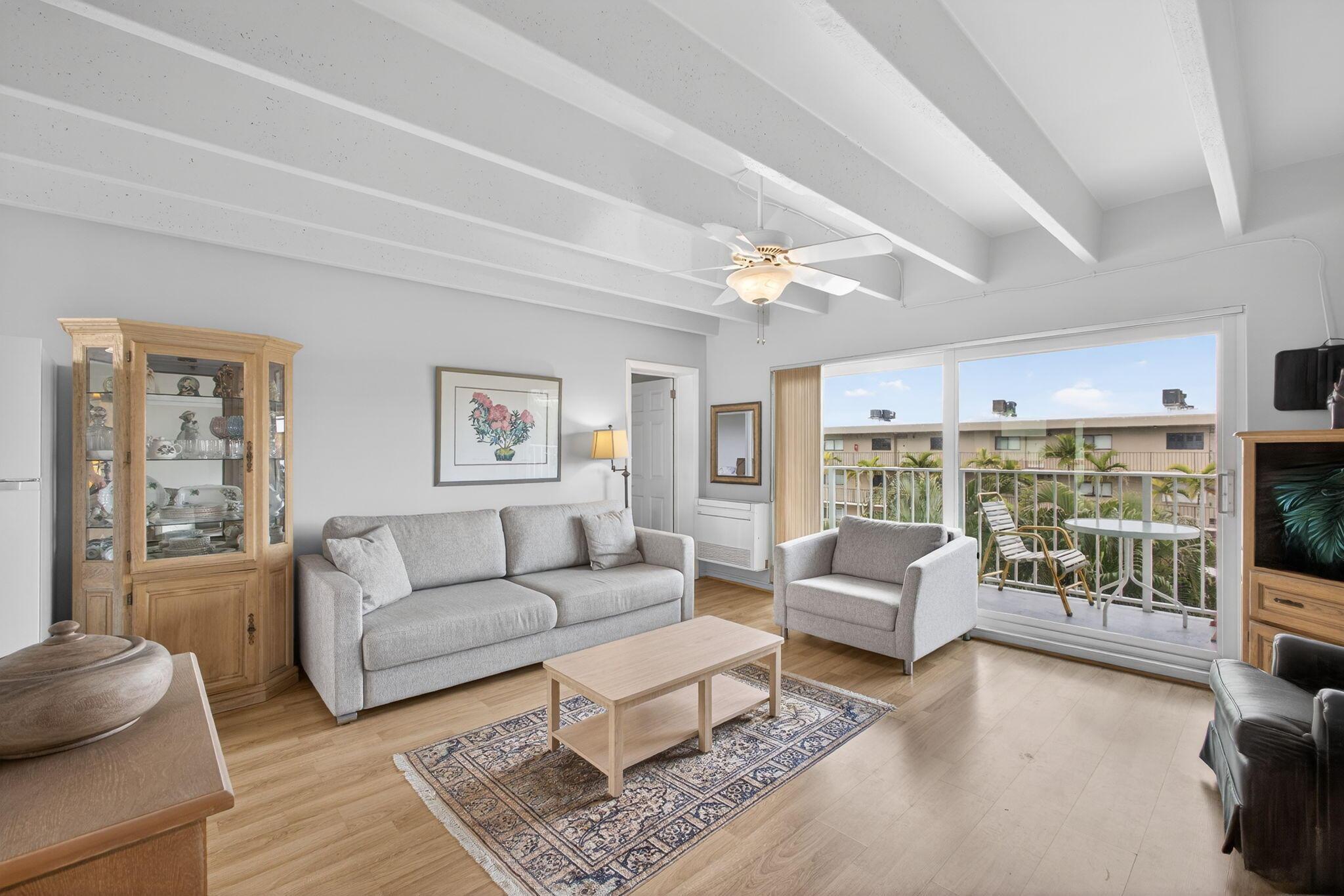 Image 1: Living Room Photo #2