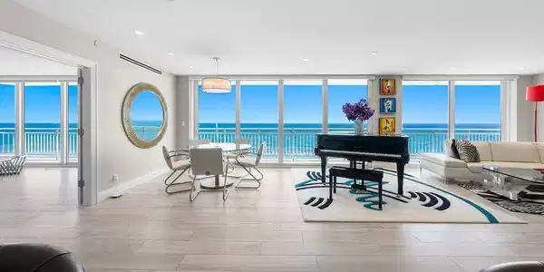 Image 3: Living Area