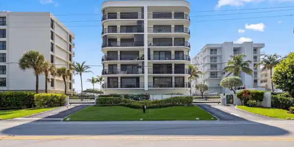 4000 S Ocean Boulevard