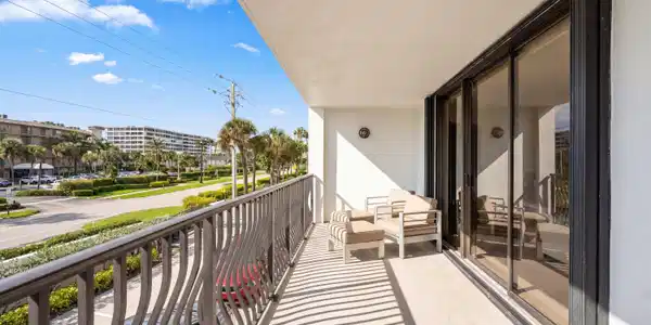 Image 3: Balcony