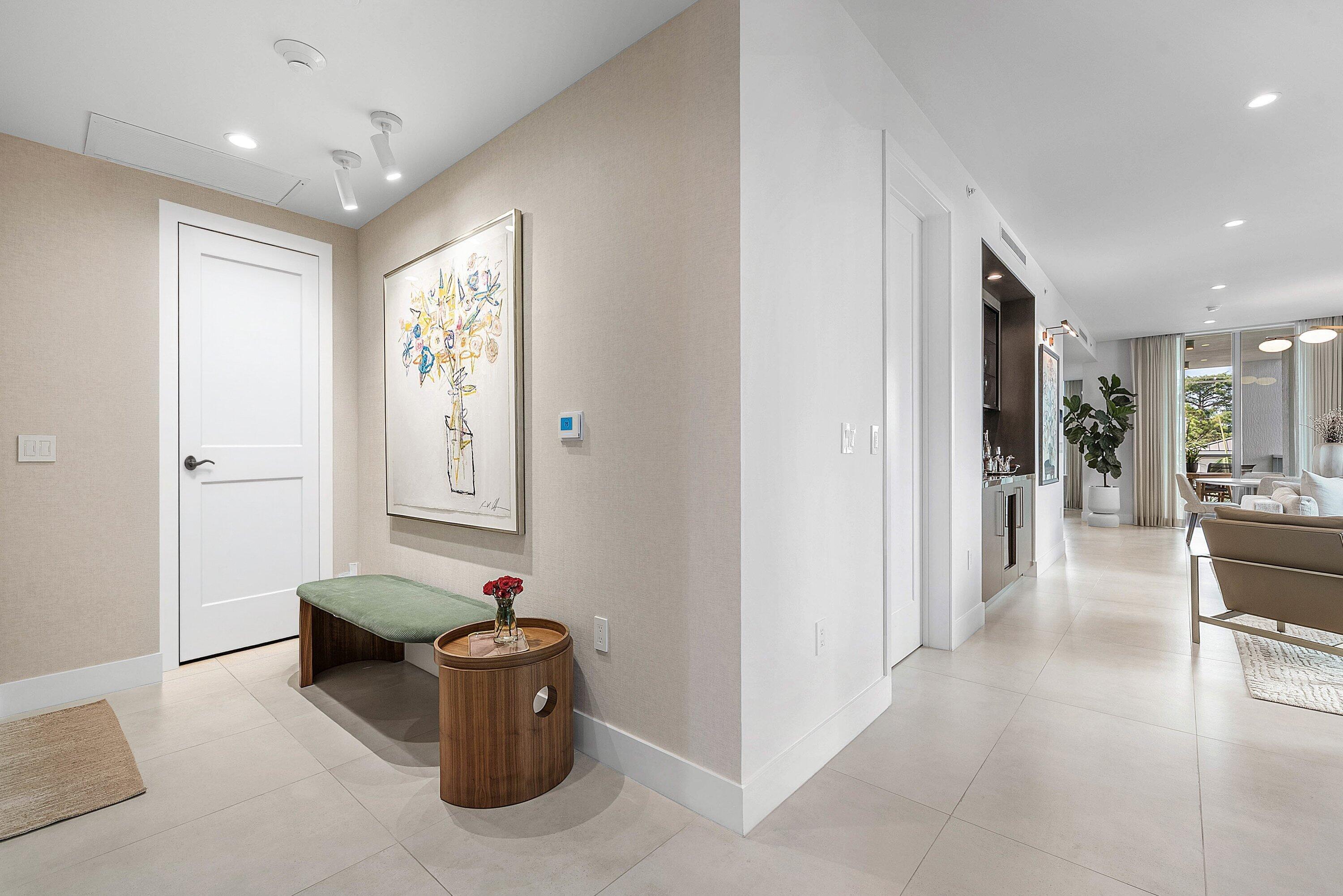 Image 3: Private Elevator Entry