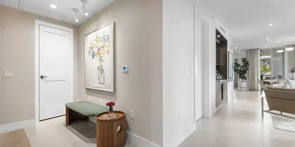 Image 3: Private Elevator Entry