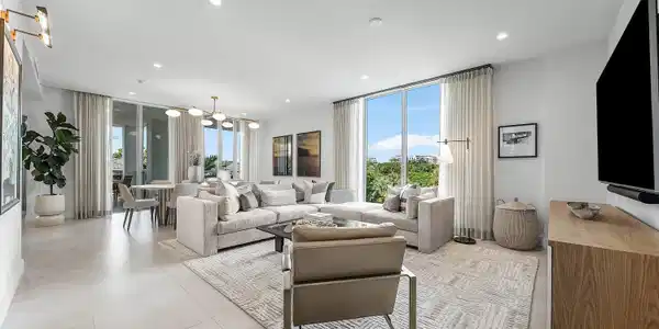 Image 4: Living Room