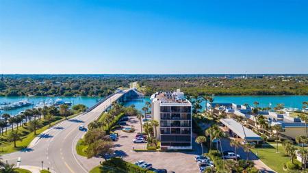 225 Beach Road Road