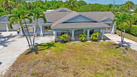 4116 NE Sunset Drive