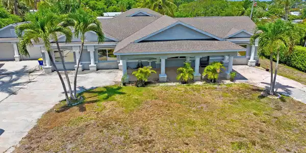 4116 NE Sunset Drive