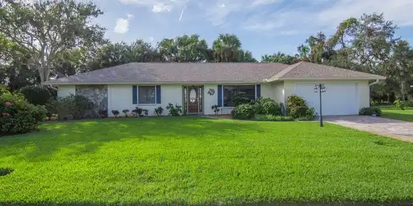 13 Forest Park Drive