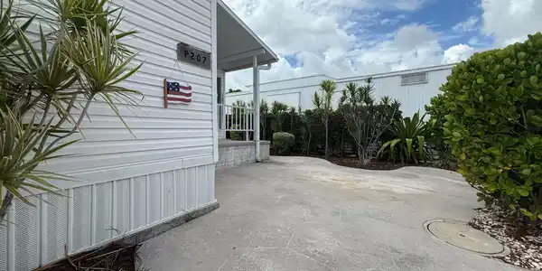 Image 3: 4