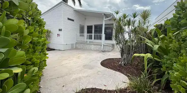 Image 4: 5