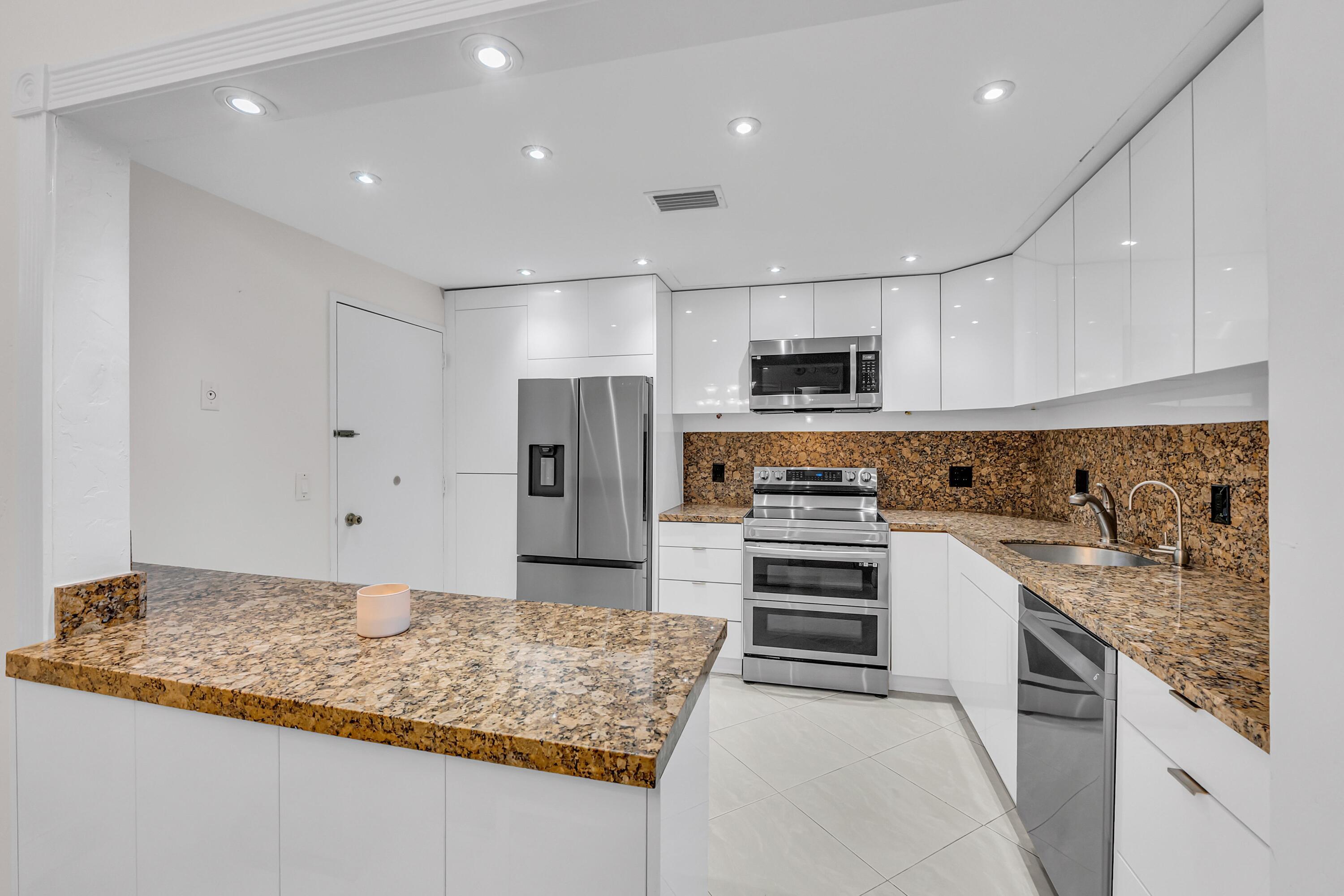 Image 4: Updated with all stainless Samsung appliances