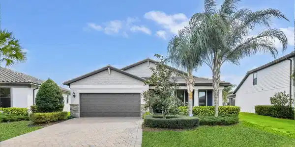 479 SE Vallarta Drive