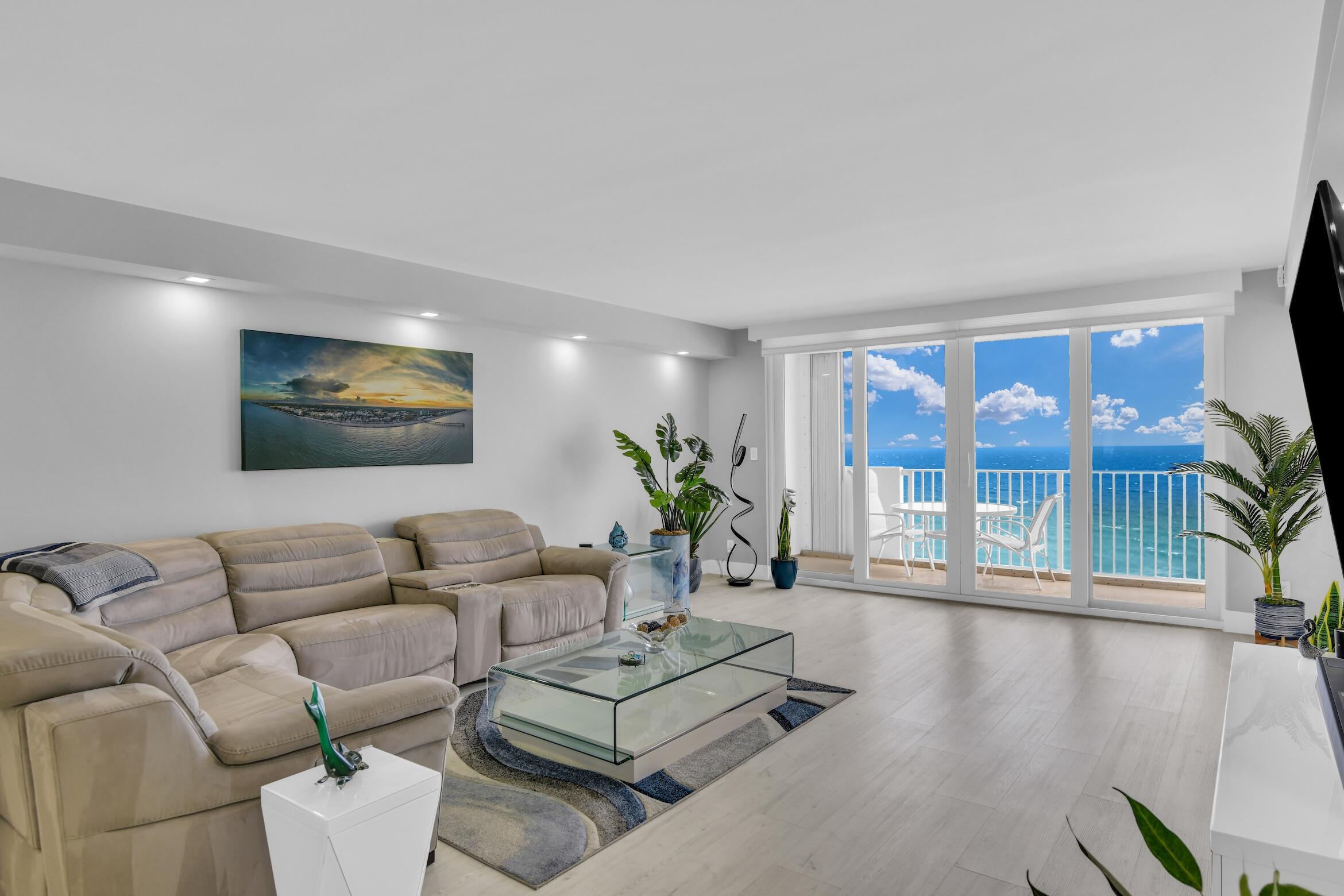 Image 2: Living room