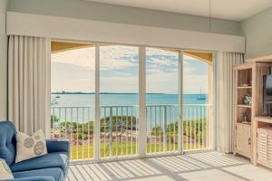 29 Harbour Isle Drive W