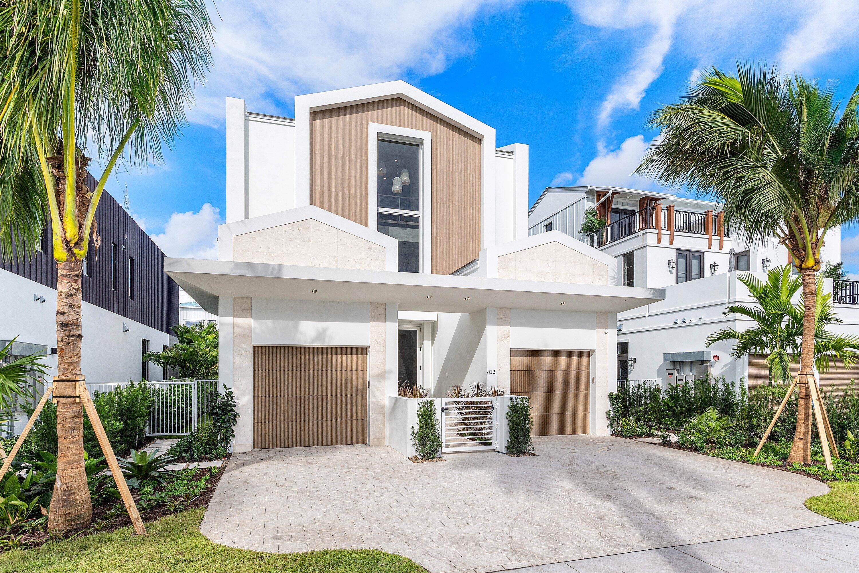 Image 2: 002-812PalmTrail-DelrayBeach-FL-33483-SM
