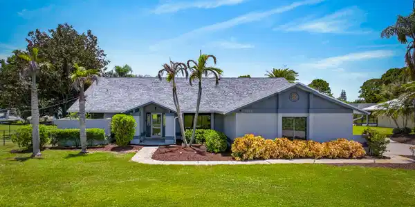 2092 SE PYRAMID Road